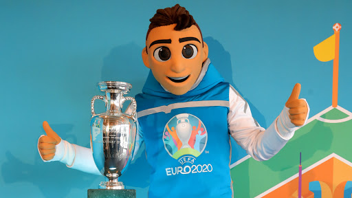 Maskot Euro 2021: Skillzy - pemain sepak bola gaya bebas