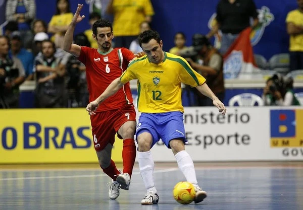 Taruhan Futsal: Perjalanan Saya dari Pinggir Lapangan ke Slip Taruhan