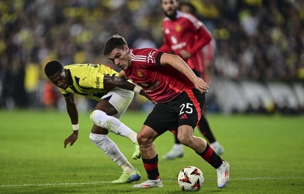 Pujian Erik ten Hag atas Kemajuan Manuel Ugarte di Manchester United