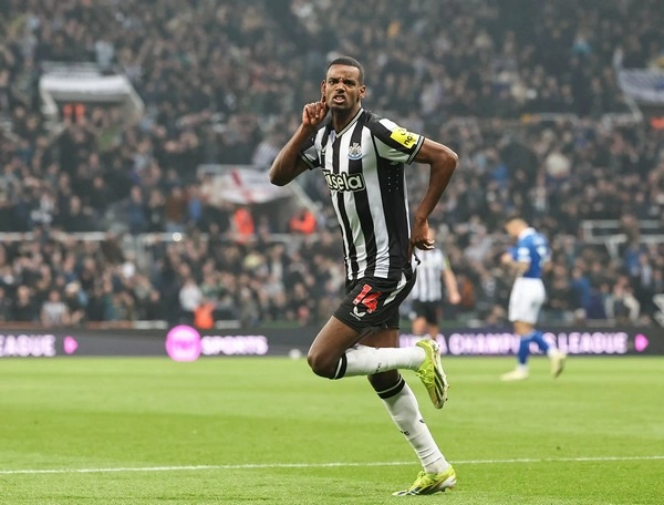 Arsenal Tetap Tertarik pada Alexander Isak di Tengah Spekulasi Transfer
