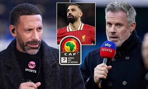 Carragher Berselisih Pendapat dengan Ferdinand di Media Sosial, Menyebutnya "Badut"